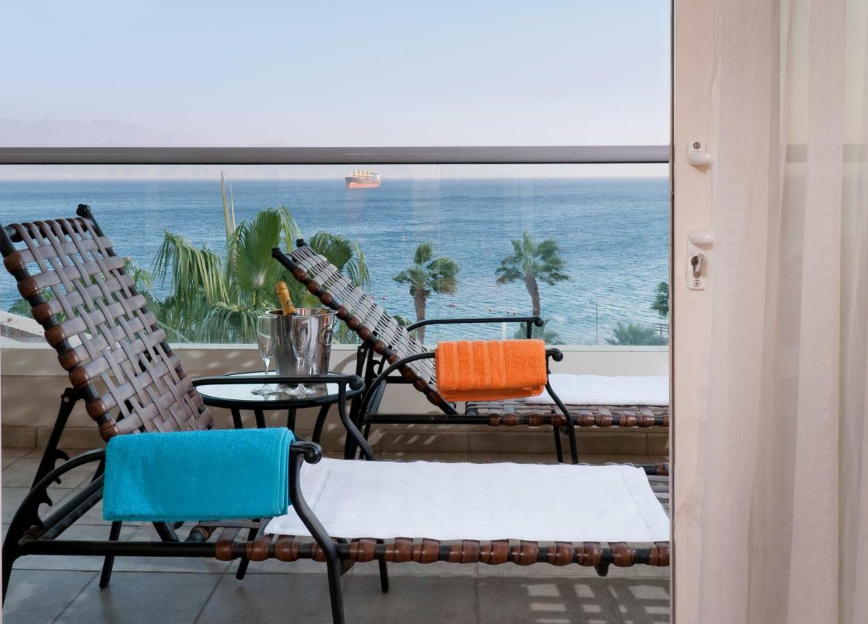 阿丽雅酒店 埃拉特 外观 照片 A balcony at a hotel